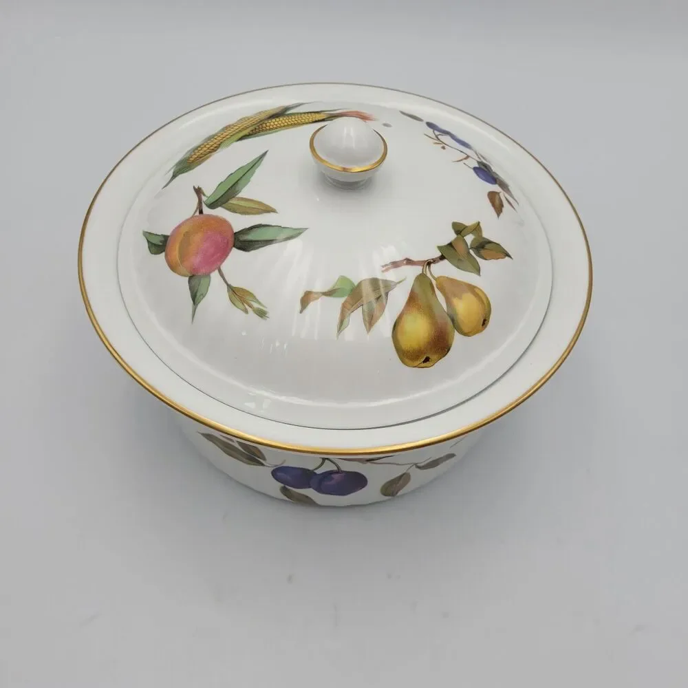 Royal Worcester Lidded Round Casserole 3 Quart Evesham w/Gold 1961 England